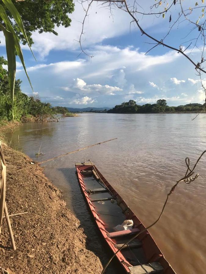 Somewhere Over The River Ban Houayxay Exterior foto